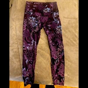 Multi color 7/8 lululemon leggings size 6. Shipping is 5.95